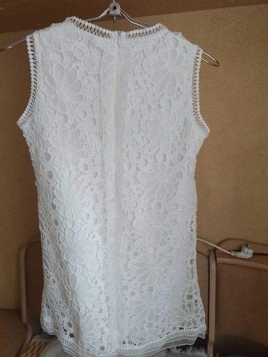 Красива жіноча сукня