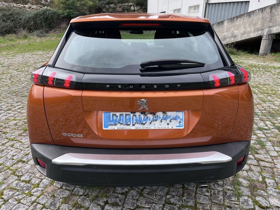 Peugeot 2008 1.5 130 cv cx.auto de 2021!!