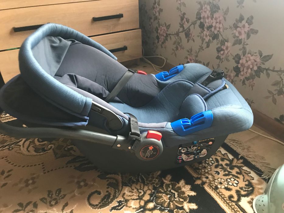 Продам дитяче автокрісло-переноску