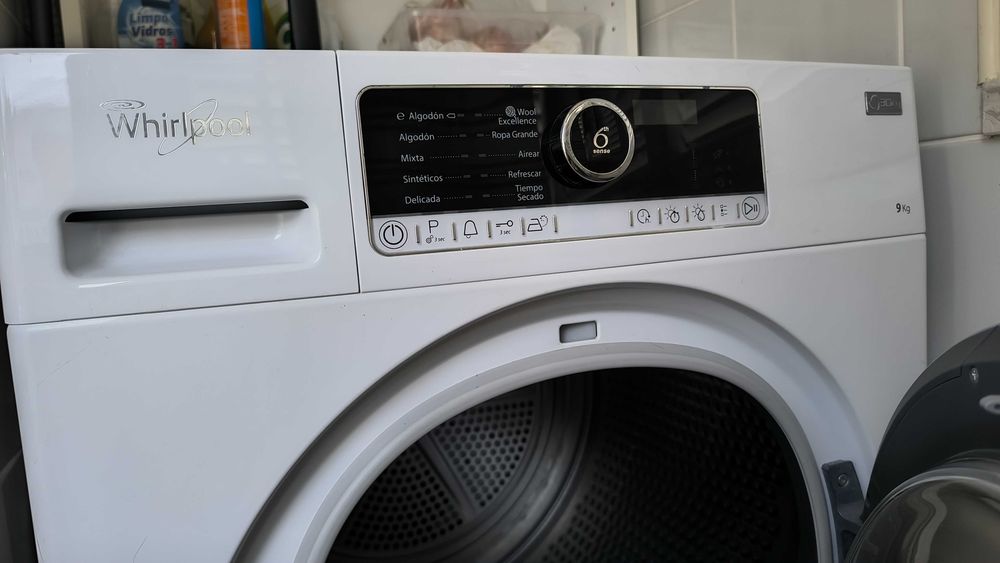 Máquina de secar roupa