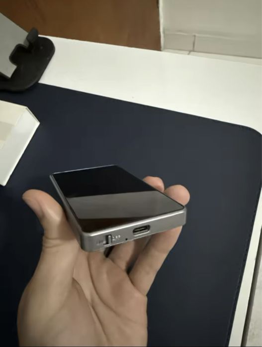 Магнітний екран для мобільного телефону