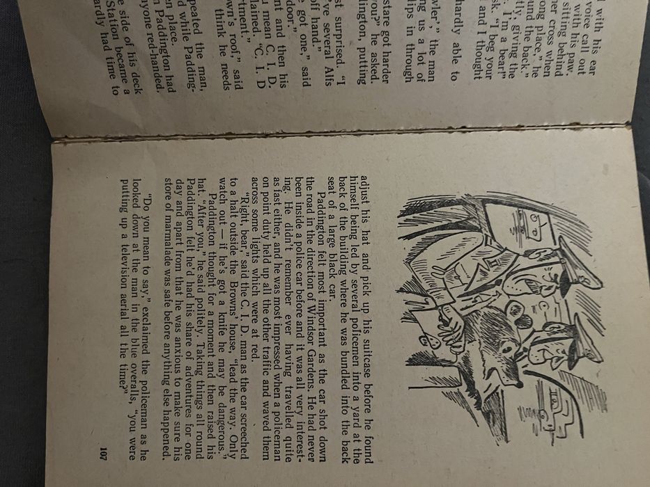 Michael Bond Paddington’s adventures in England