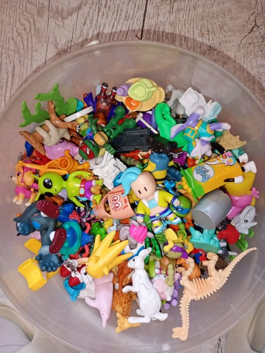 Фігурки  kinder,stumble guys