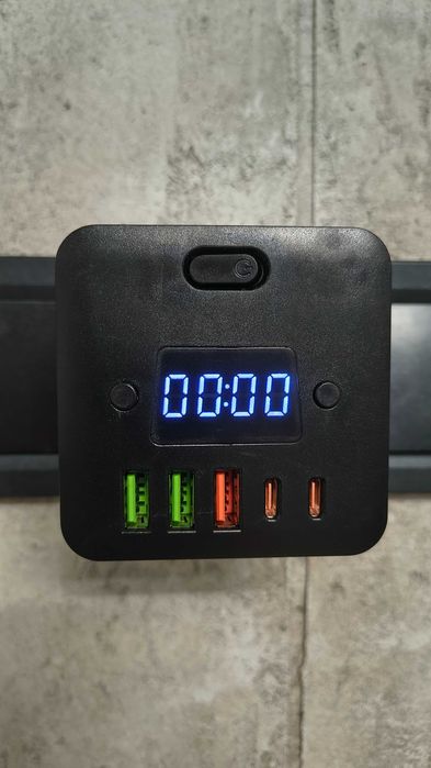 Розетка універсальна, зарядний пристрій для телефон, зарядка для ноута