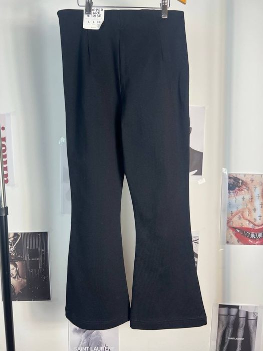 Штани-кльош Stradivarius Cropped Flare Hi-Rise у чорному