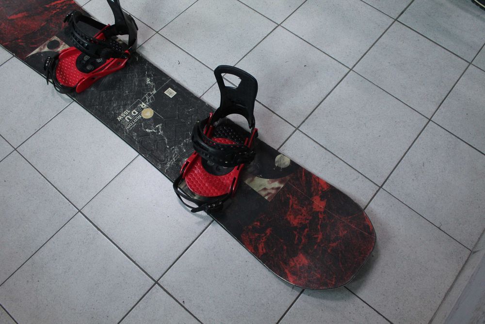 Deska Snowboard BURTON RADIUS 155 W cm + Wiązania BURTON Czerwone