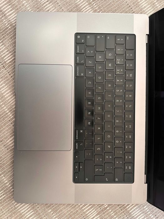 MacBook Pro M1 Max 16' - 32Gb Ram & 1Tb SSD