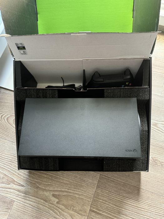 Xbox series x 1 tb + 90 ігор