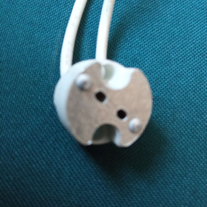 Gniazdka do halogenów