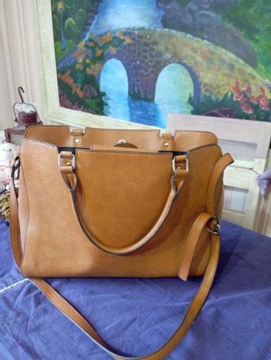 Велика вмістка сумка від Merona ,можна і для ноутбука