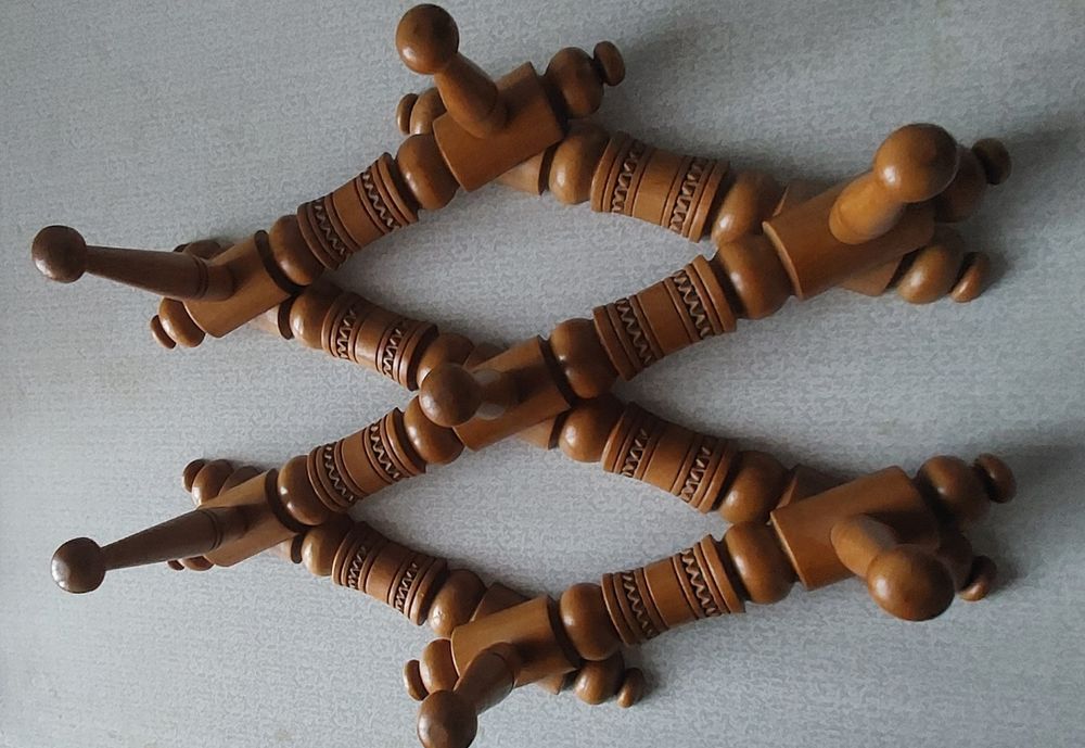 Вінтажний вішак для одягу