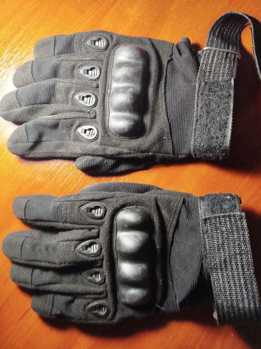 / Чорні  рукавиці/