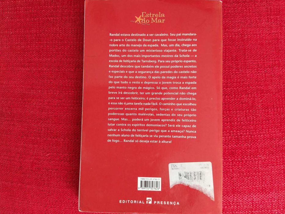 A Escola de Feitiçaria - Debra Doyle e James D.Macdonald