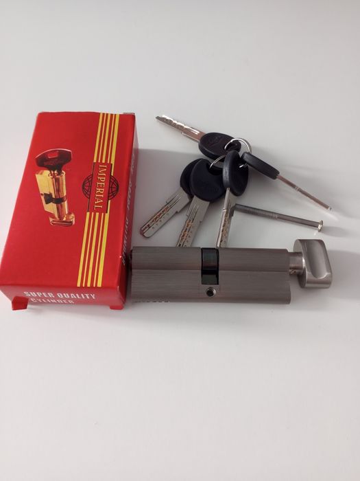 Замки дверные новые