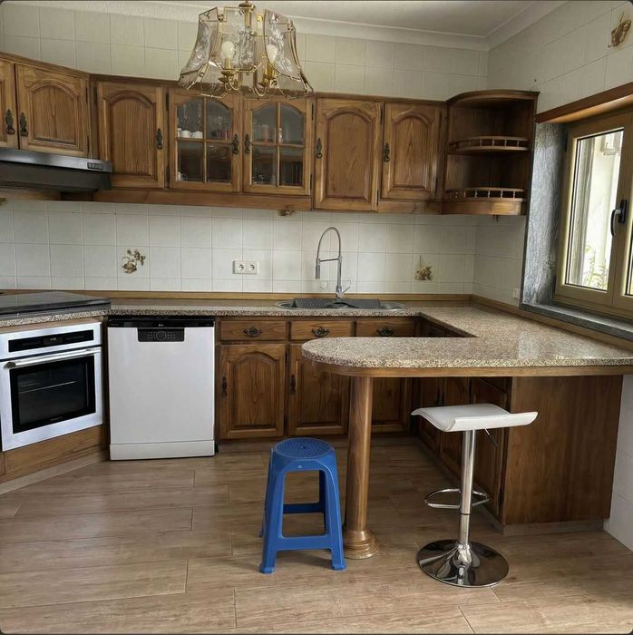 Moradia Remodelada com 11 Quartos | Excelente Oportunidade de Investimento | Junto ao IPB – Bragança