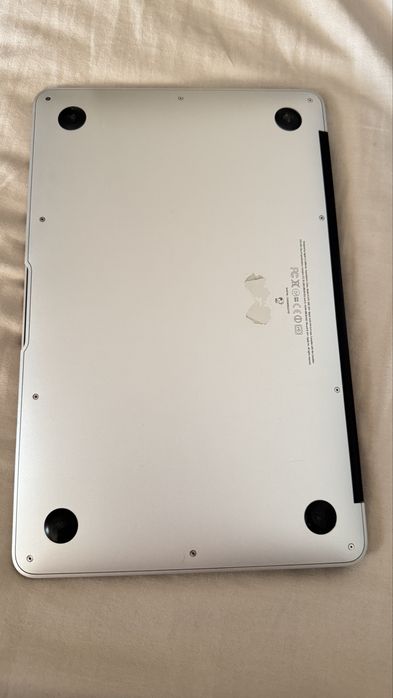 MacBook Air (11-inch, Mid 2011) Рік випуску: 2011 - в идеале