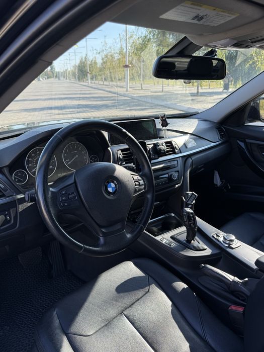 Продам BMW 3 Series 2012