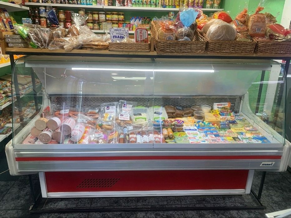 Продам холодильную витрину