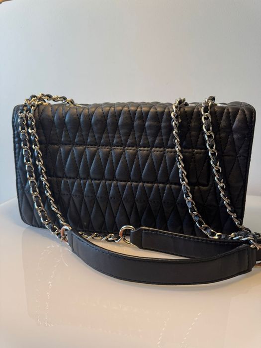 Bolsa Guess semi nova