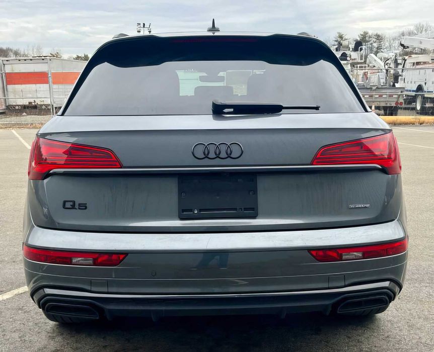Audi Q5      2022