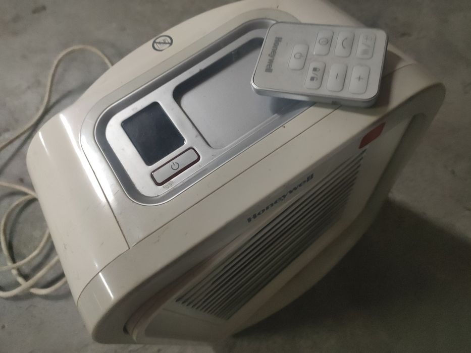 Ventilador quente e frio oscilante com comando