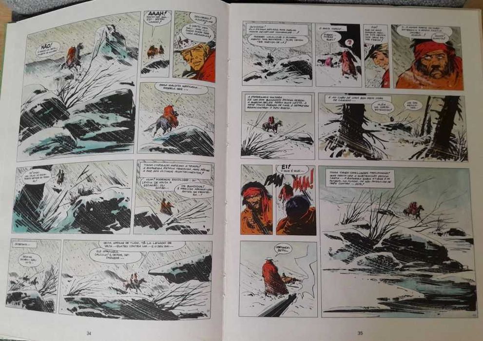 Diversos álbuns de capa dura.