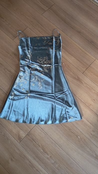 Zestawy satynowy szlafrok i koszulą nocna