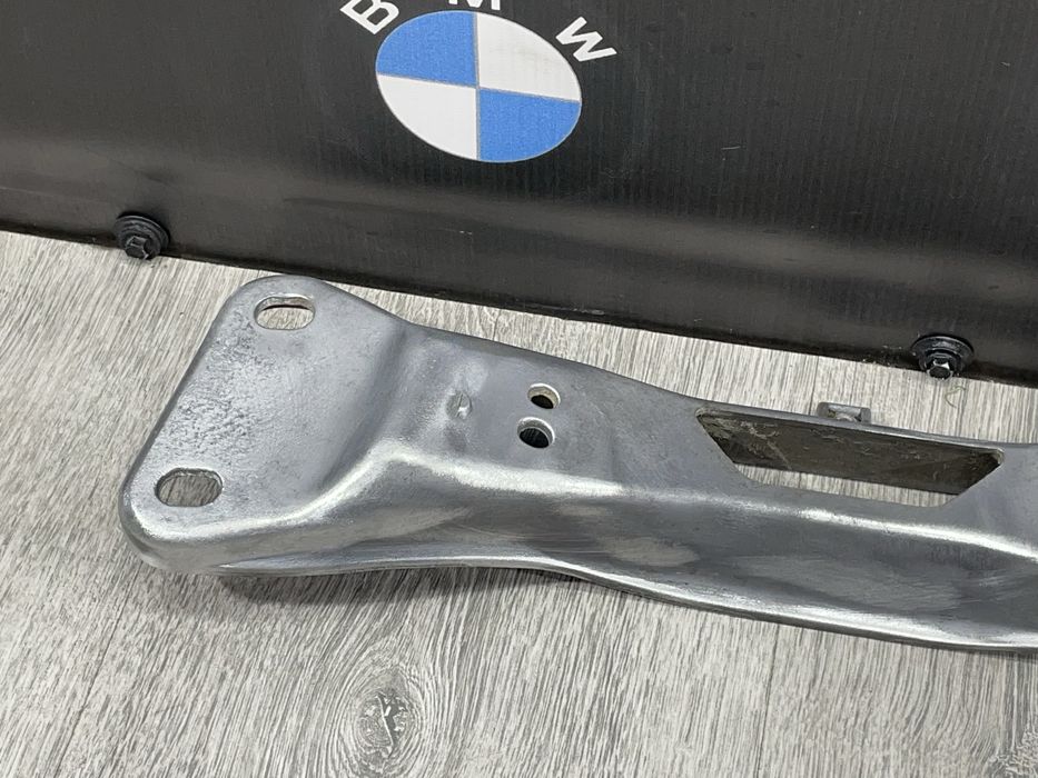Траверса МКПП Е32/E34 M50/M51/M60 Код:857