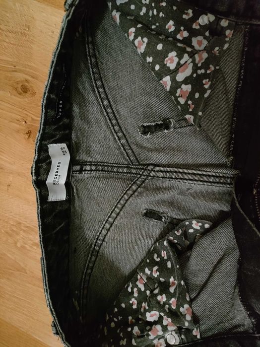 Jeansy damskie Reserved