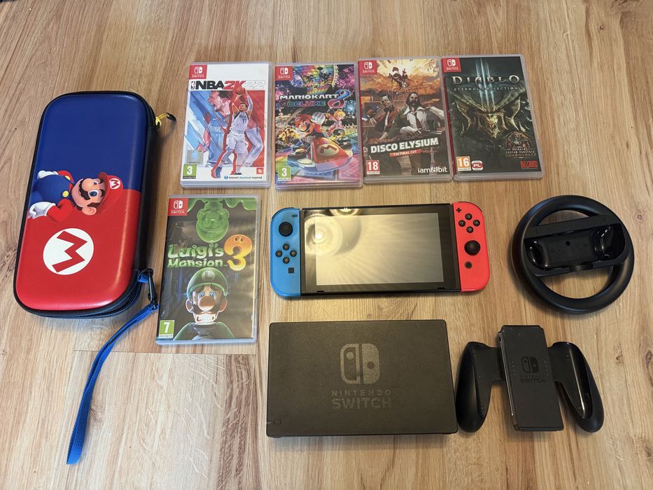Nintendo switch wraz z akcesoriami i grami