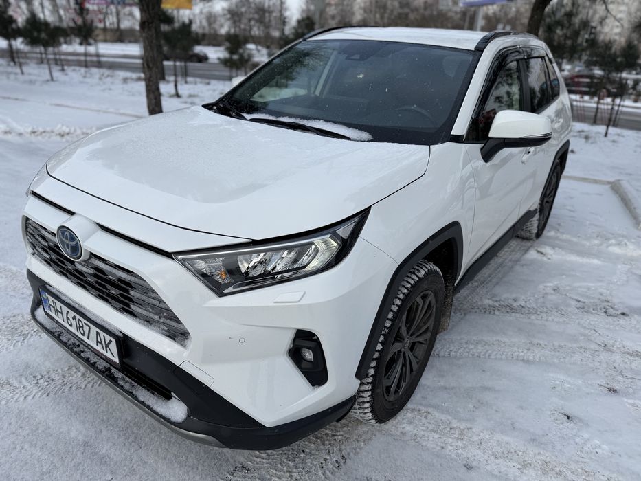 Продам Toyota RAV 4 Гибрид 2023г.