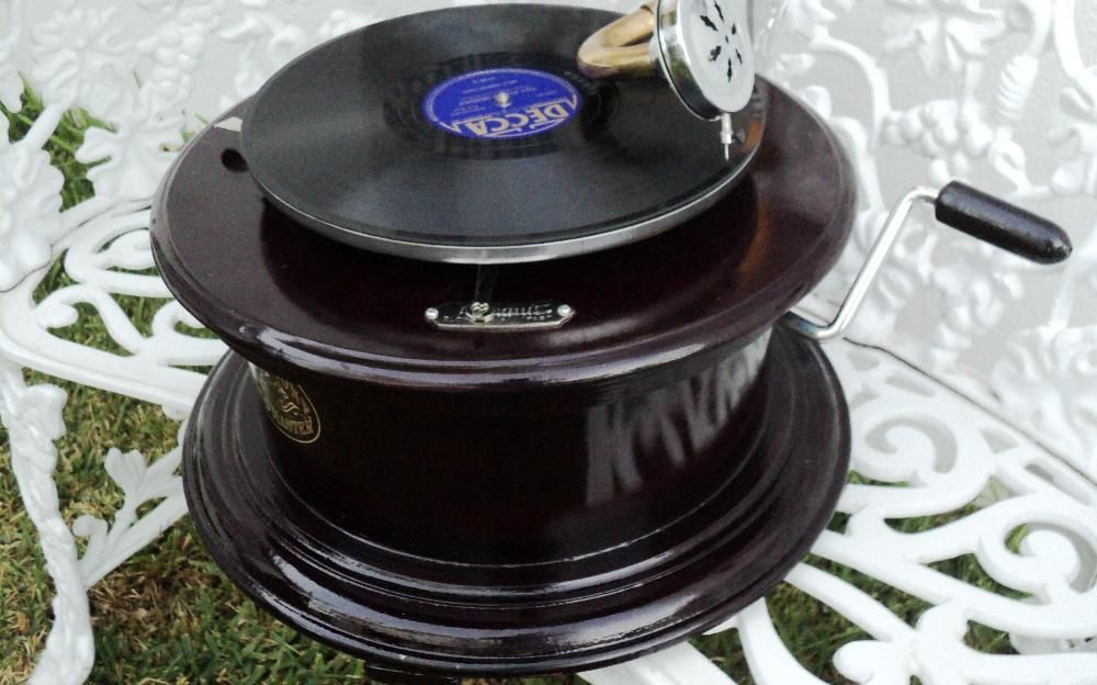 Record player with bell, gramophone64575276386433121