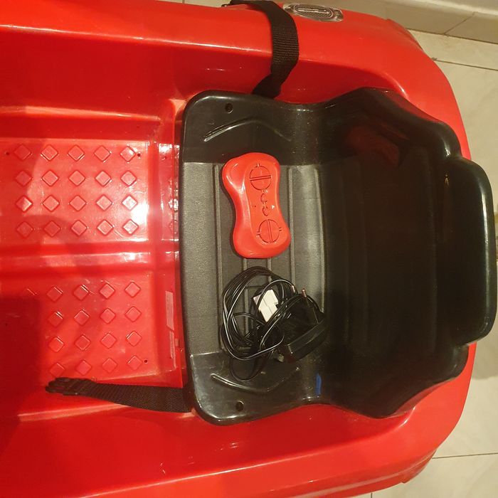 Carro eléctrico infantil