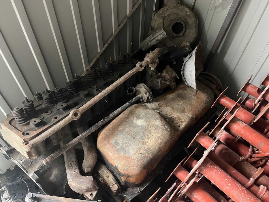 Sprzedam silnik Chevrolet R6 235 ze skrzynią 3 biegi 1962 Siechnice ...