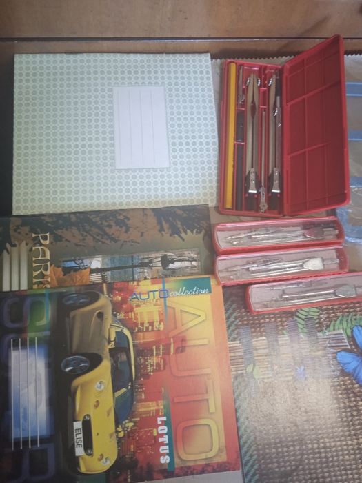 Школьные принадлежности.