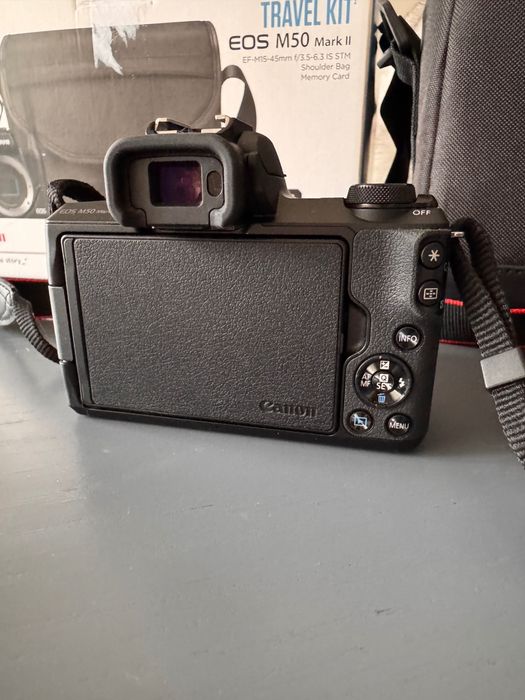 Máquina Fotográfica Canon EOS M50 Mark II