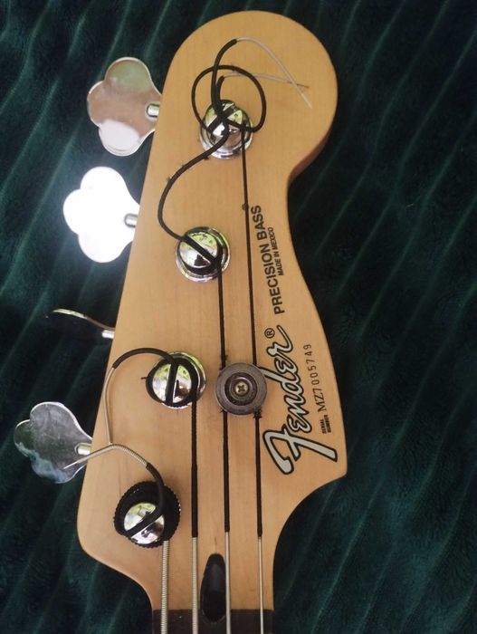 Gitara Basowa Fender Precision Bass