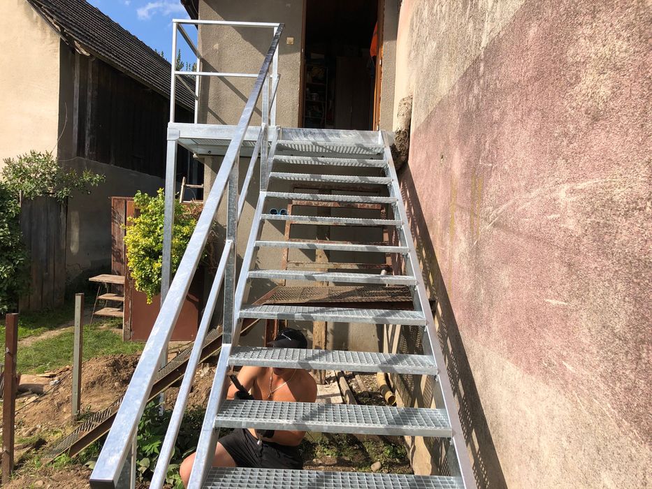 Schody metalowe zewnętrzne przemysłowe