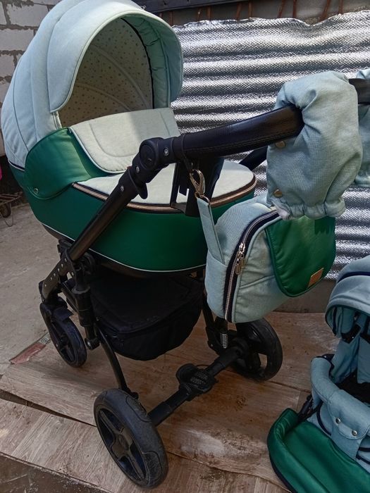Продам дитячу коляску із 2-х блоків люлька+прогулка Baby Pram.