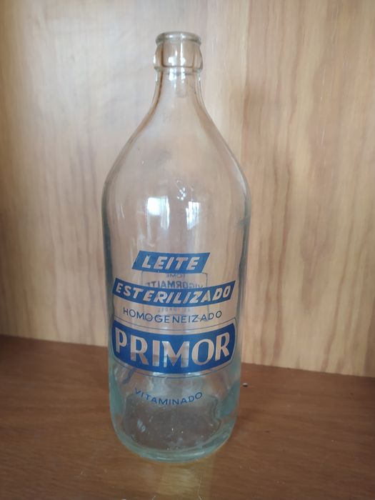 Garrafa antiga do leite