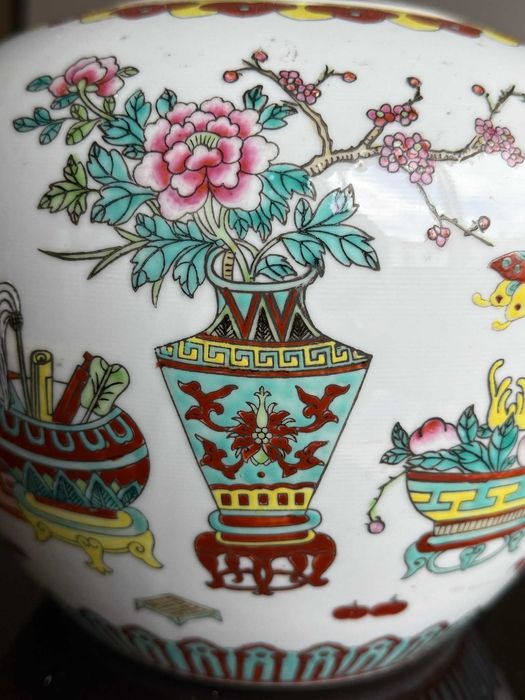 Jarro chinês com tampa em porcelana