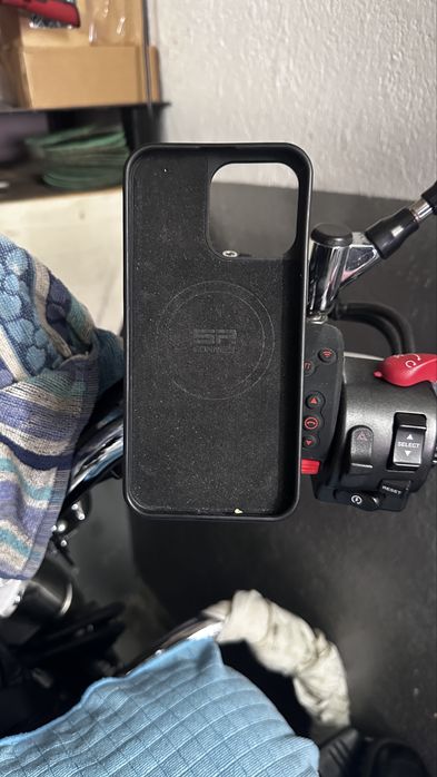 Sp connect uchwyt na telefon na zbiorniczek hamulcowy iphone 14 pro ma
