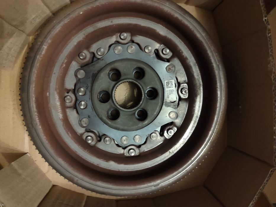 Демфер на Passat B8 15р