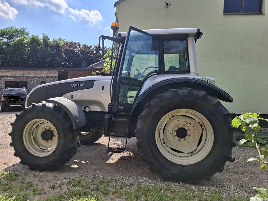 Ciągnik Valtra t120