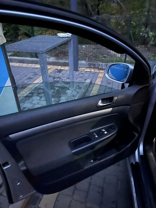 Volksvagen Golf  V(GTI) з легендарним двигуном  1.9tdi