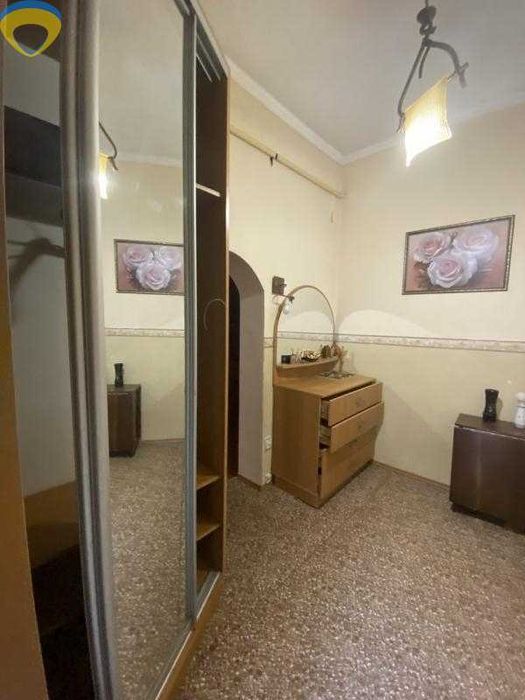 Небольшой дом с гостевым домиком рядом с парком 411-й батареи