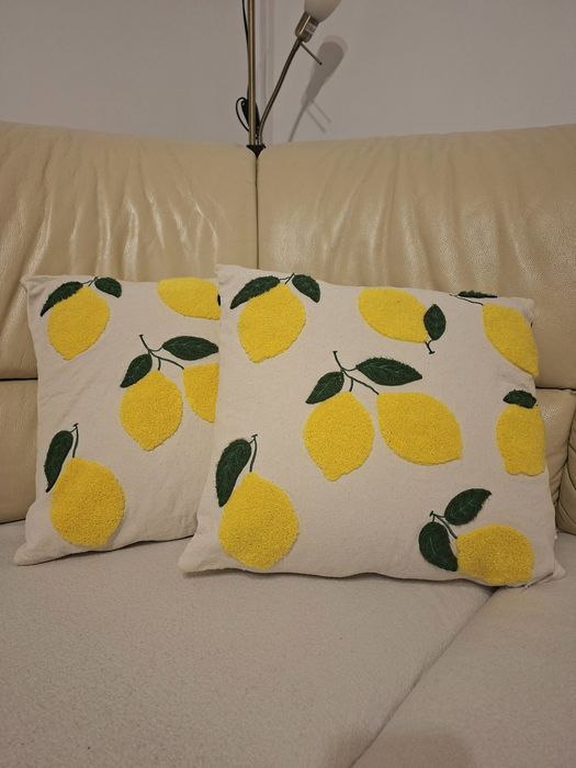 Dwie poszewki na poduszki