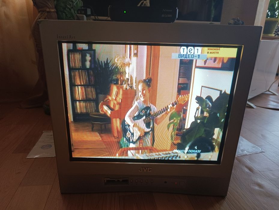Телевизор JVC AV-2104CE