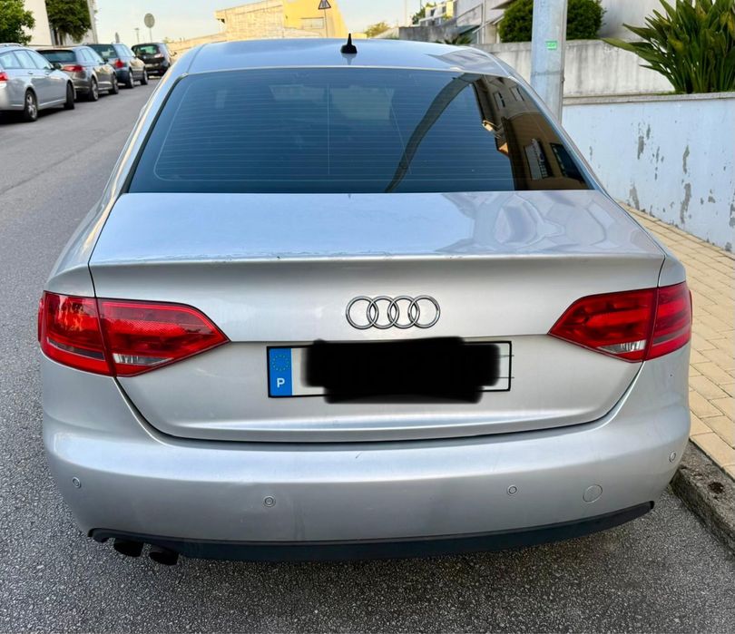 “Audi A4 B8 2.0 TDI Sport 143cv Nacional | Jantes 18’’ | GPS | Económico”