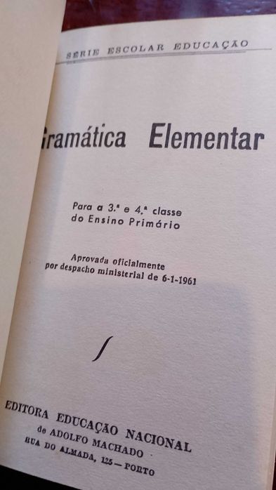 Gramática Elementar Série Escolar Educação